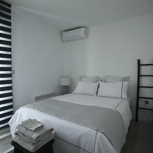 https://apt-leoforos-28is-oktovriou.hotelschalkidiki.net